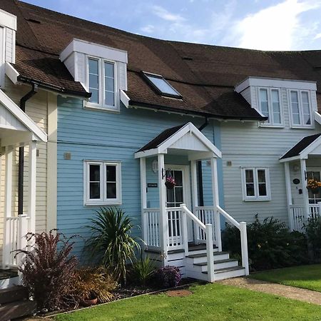 Nyhavn Lakeside Cottage Cirencester Exterior foto