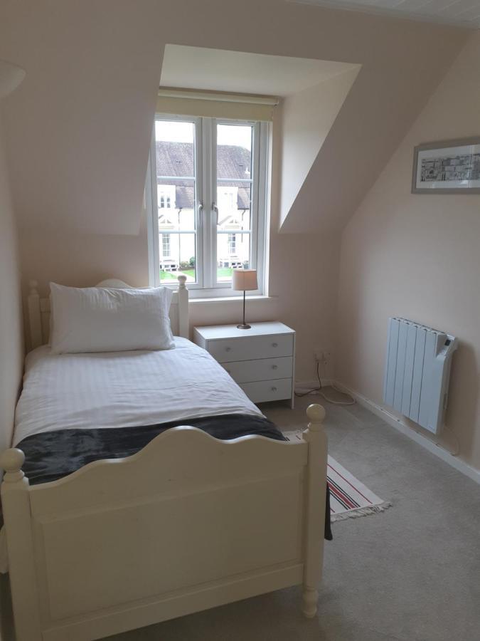 Nyhavn Lakeside Cottage Cirencester Exterior foto