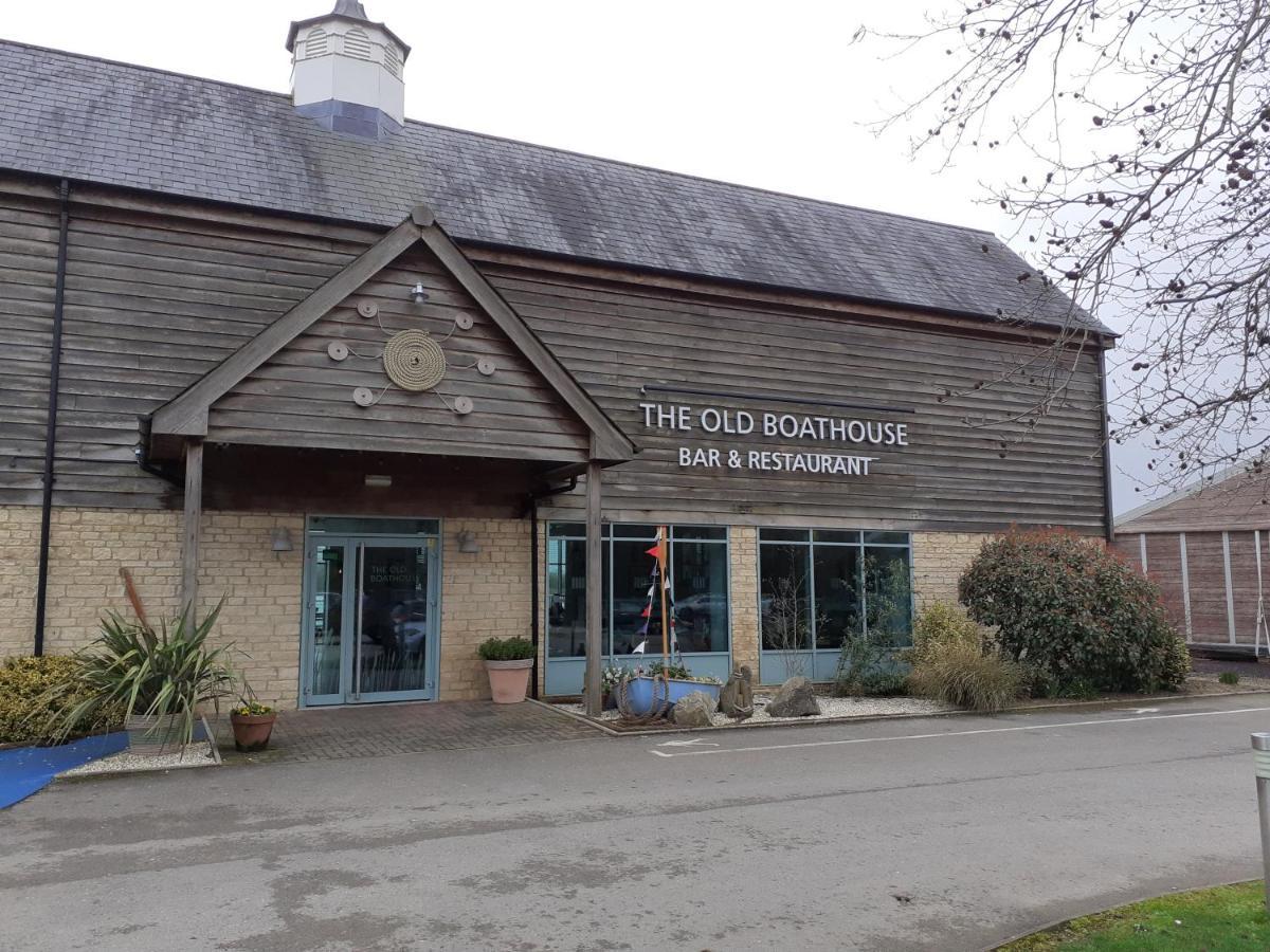 Nyhavn Lakeside Cottage Cirencester Exterior foto