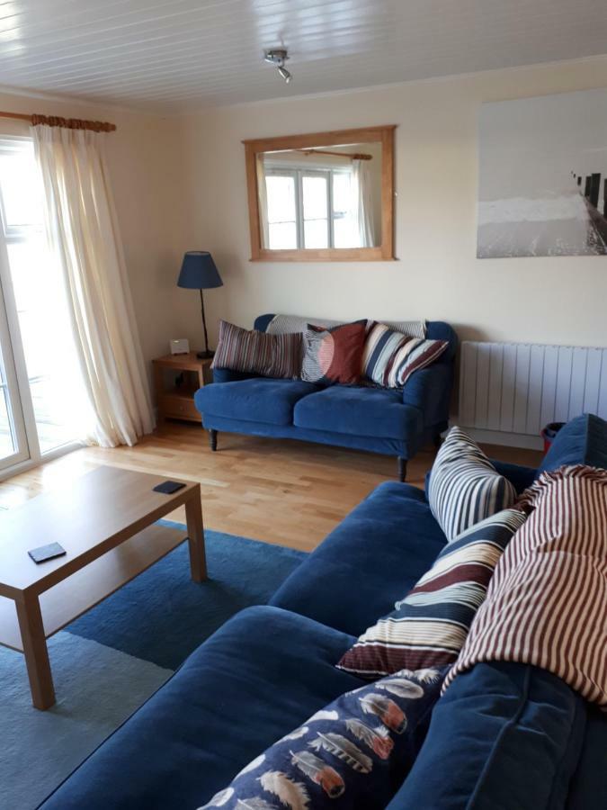 Nyhavn Lakeside Cottage Cirencester Exterior foto